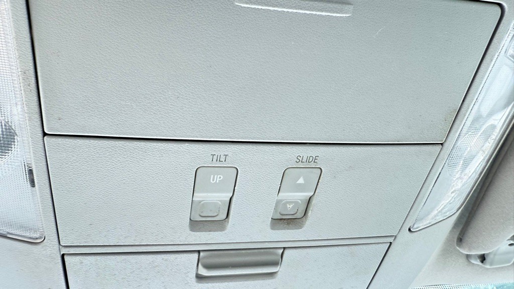 2018 Toyota Sequoia Image 24