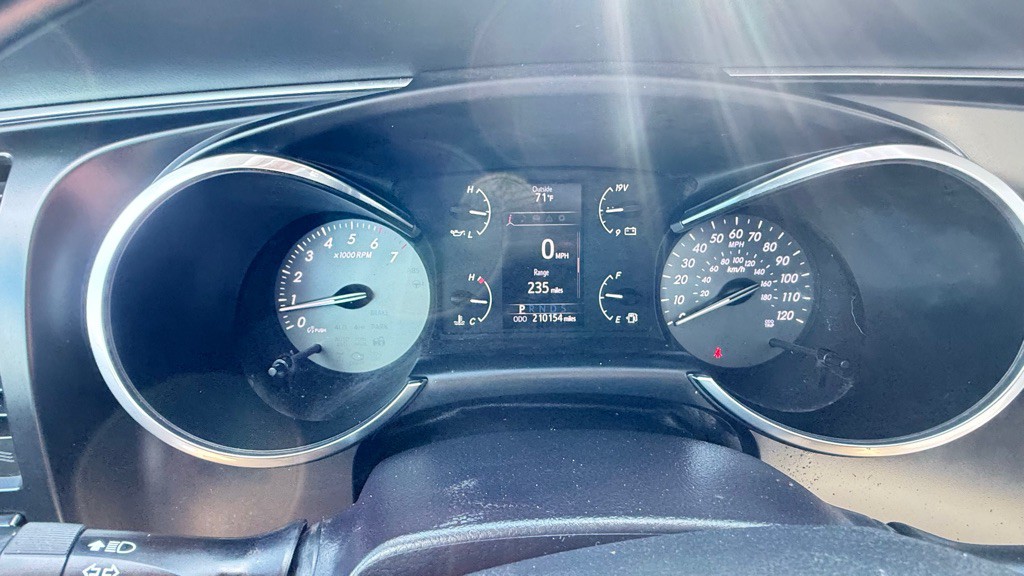 2018 Toyota Sequoia Image 25
