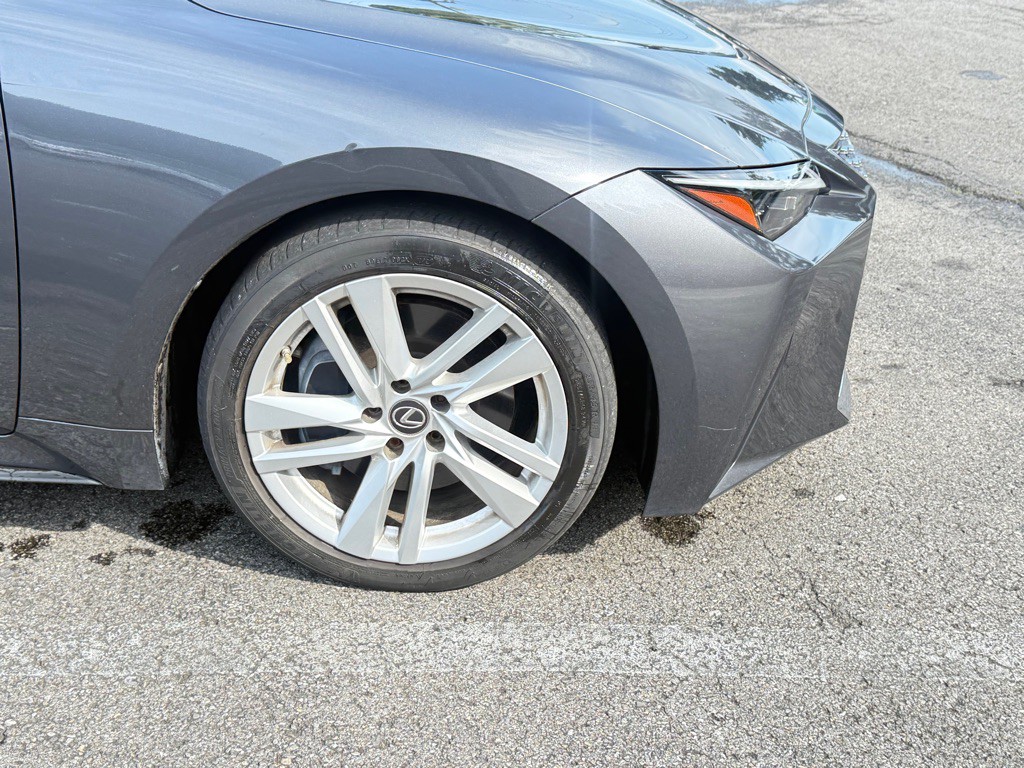 2022 Lexus IS 300 Image 12