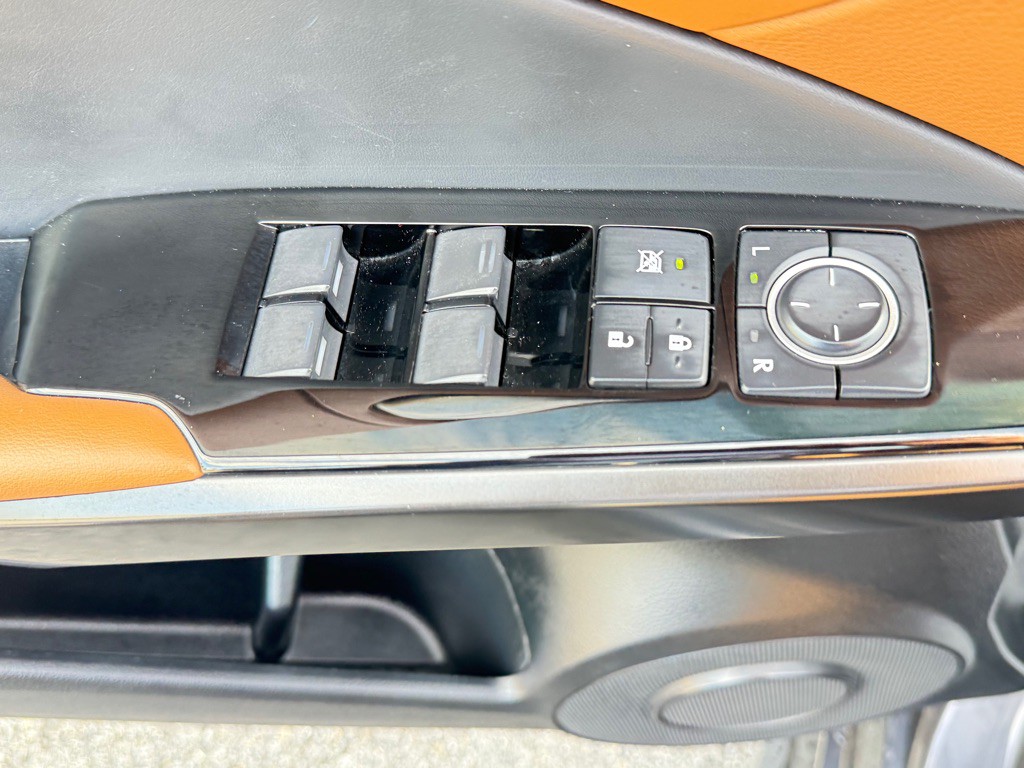 2022 Lexus IS 300 Image 18