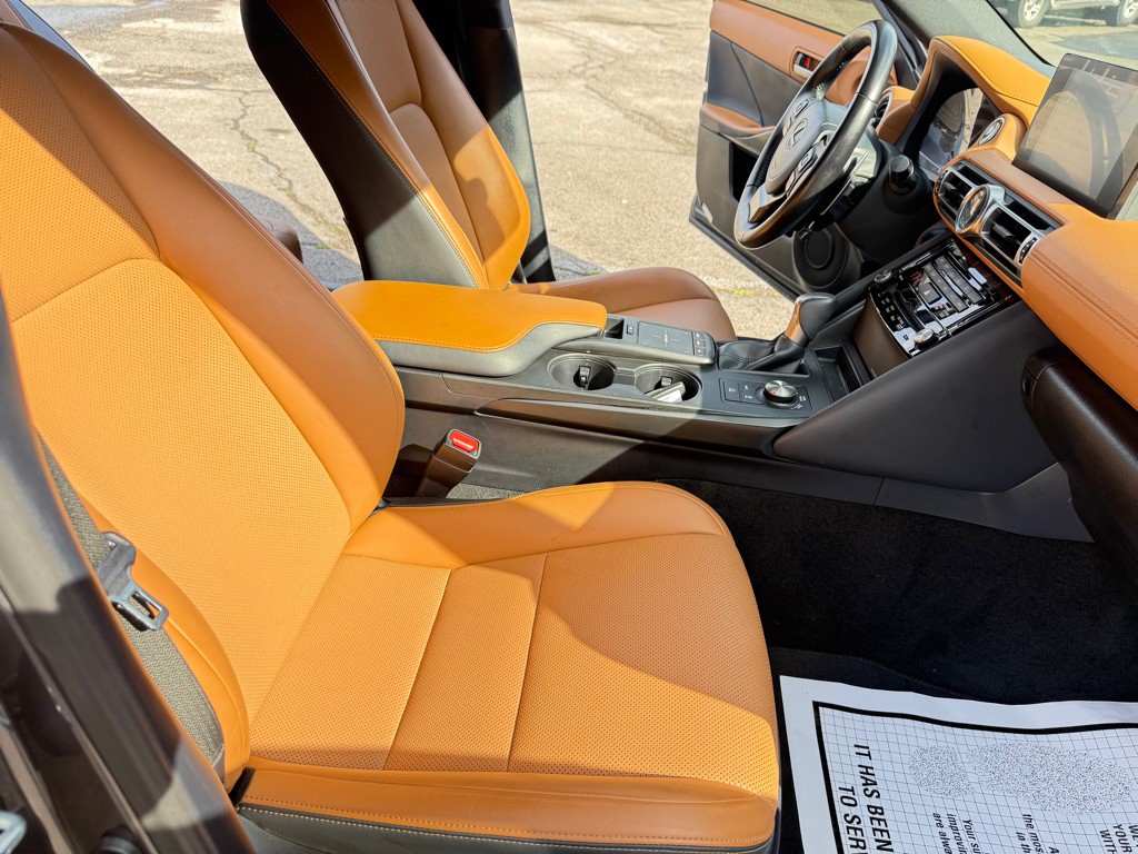 2022 Lexus IS 300 Image 21