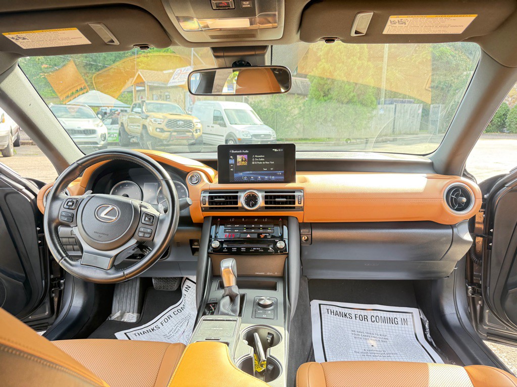 2022 Lexus IS 300 Image 26