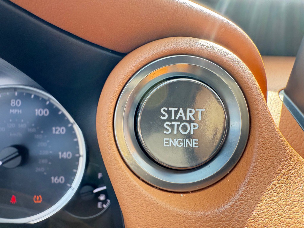 2022 Lexus IS 300 Image 38