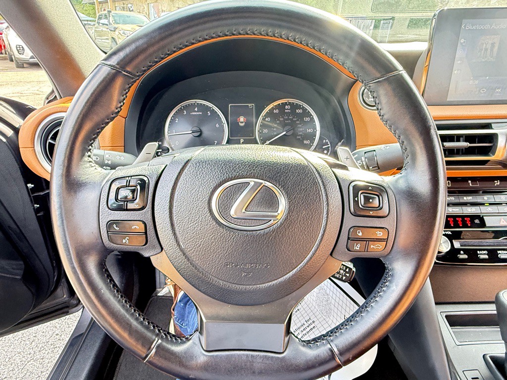 2022 Lexus IS 300 Image 39