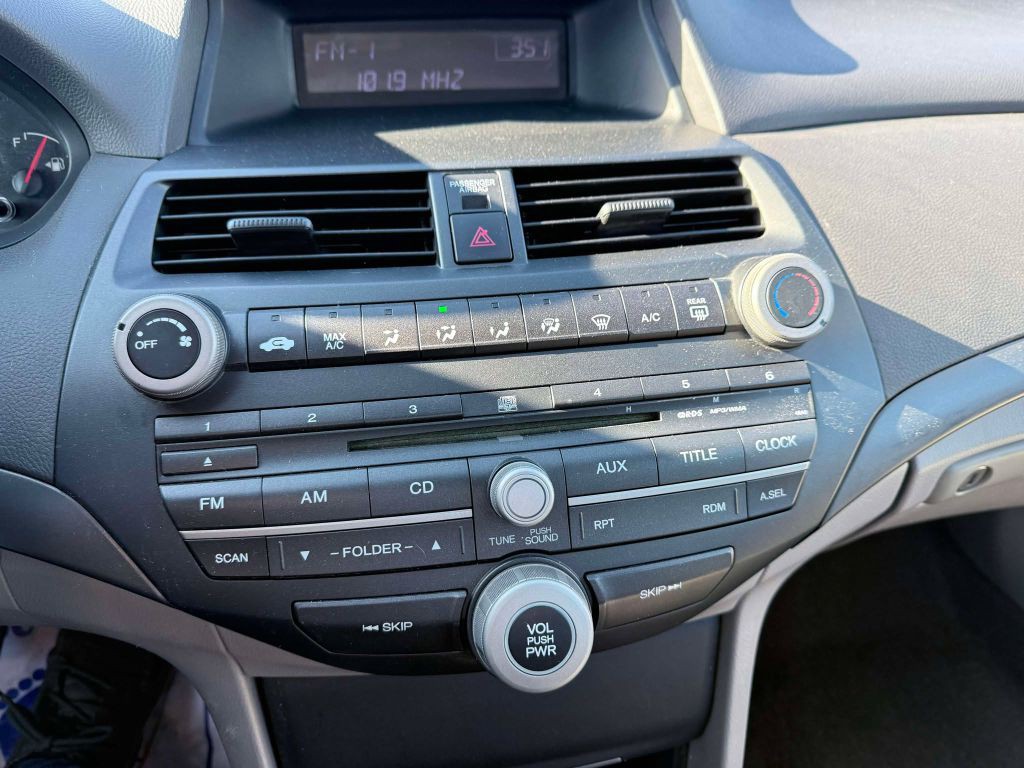 2009 Honda Accord Image 17