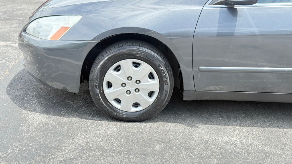 2004 Honda Accord Image 10