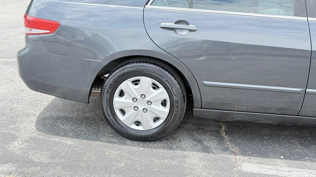 2004 Honda Accord Image 11