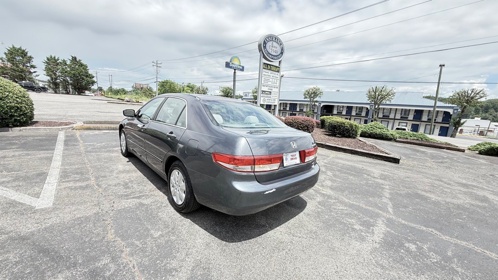 2004 Honda Accord Image 19
