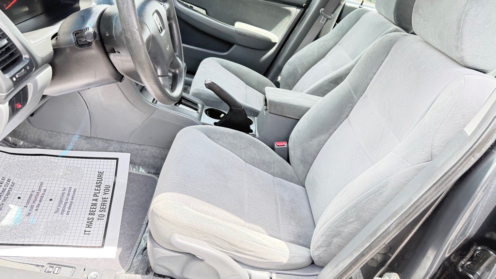 2004 Honda Accord Image 22