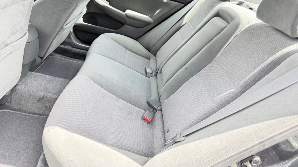 2004 Honda Accord Image 24