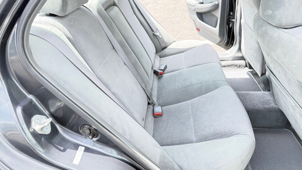2004 Honda Accord Image 28