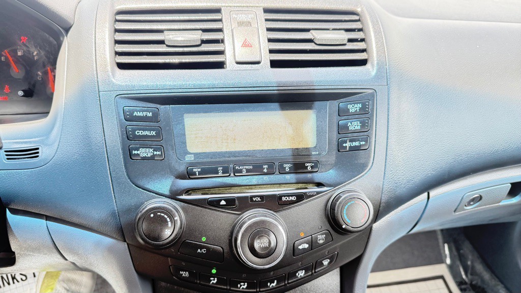 2004 Honda Accord Image 37