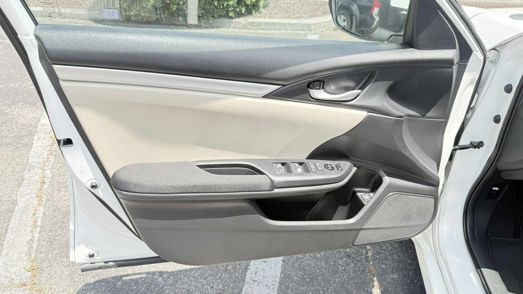 2016 Honda Civic Image 26