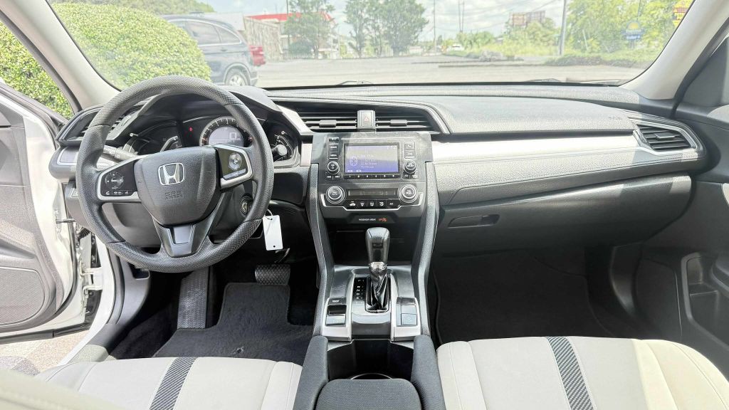 2016 Honda Civic Image 35