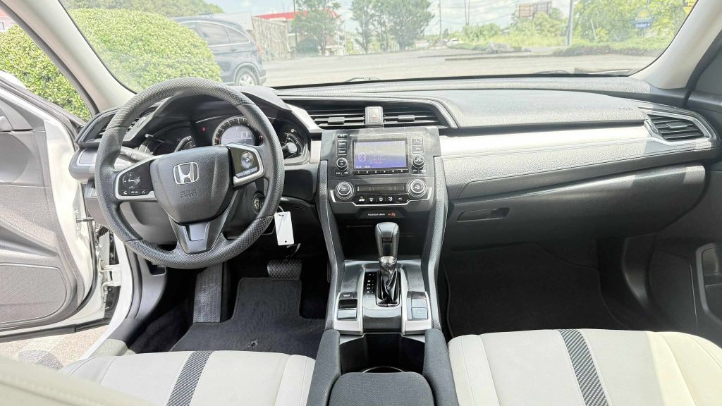 2016 Honda Civic Image 36