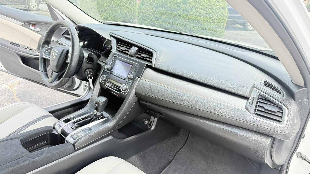 2016 Honda Civic Image 42