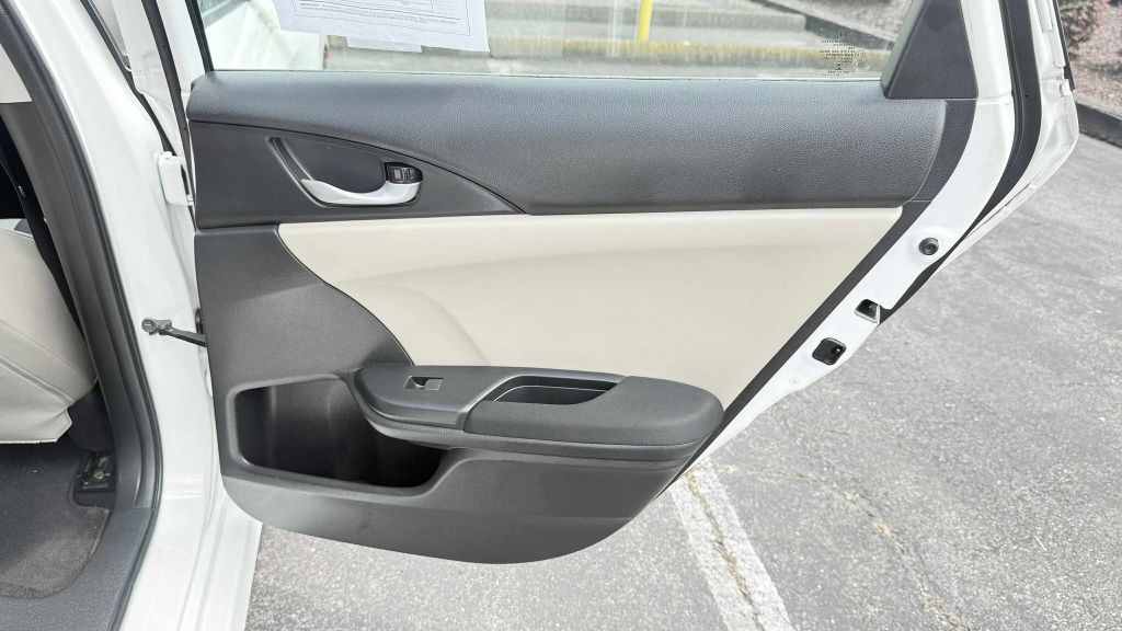 2016 Honda Civic Image 45