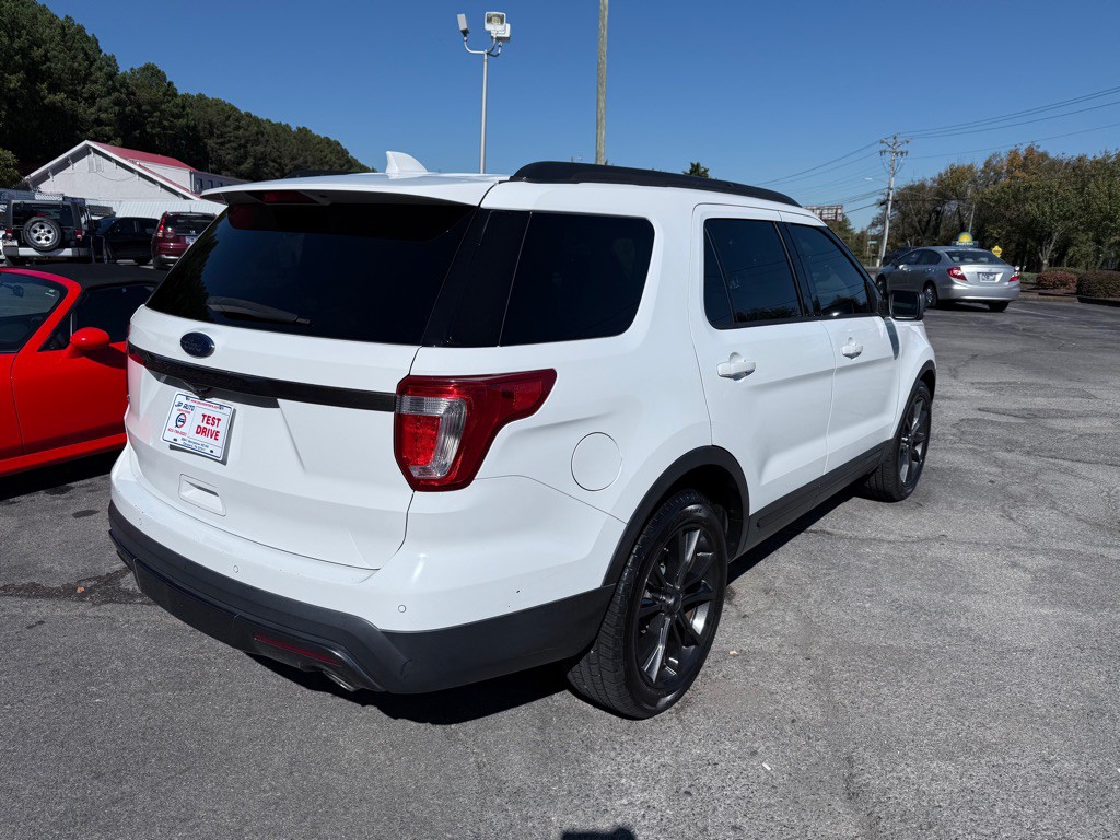 2017 Ford Explorer Image 6