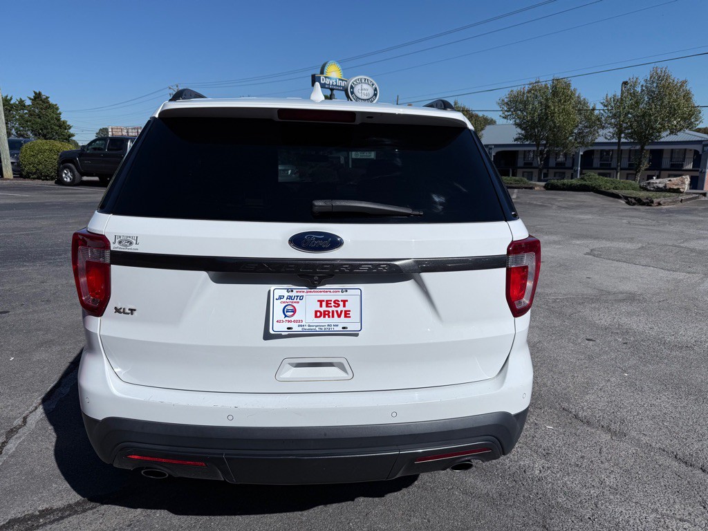 2017 Ford Explorer Image 9