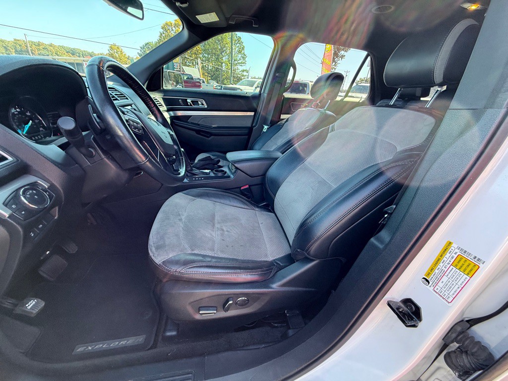 2017 Ford Explorer Image 14