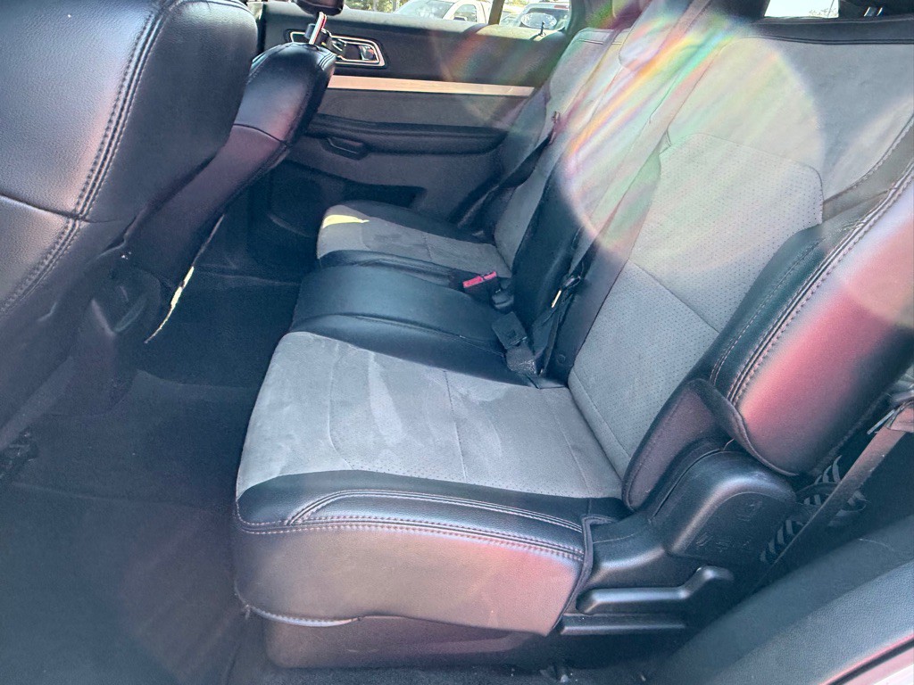 2017 Ford Explorer Image 19