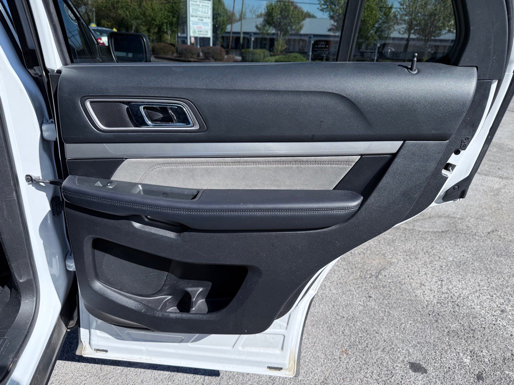 2017 Ford Explorer Image 24