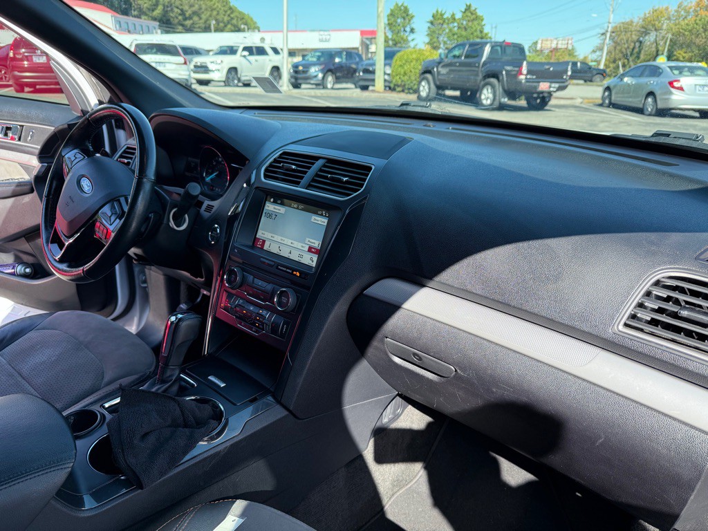2017 Ford Explorer Image 25