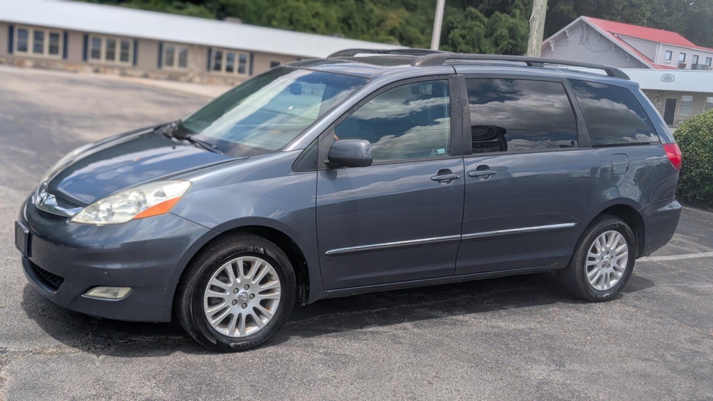 2009 Toyota Sienna Image 3