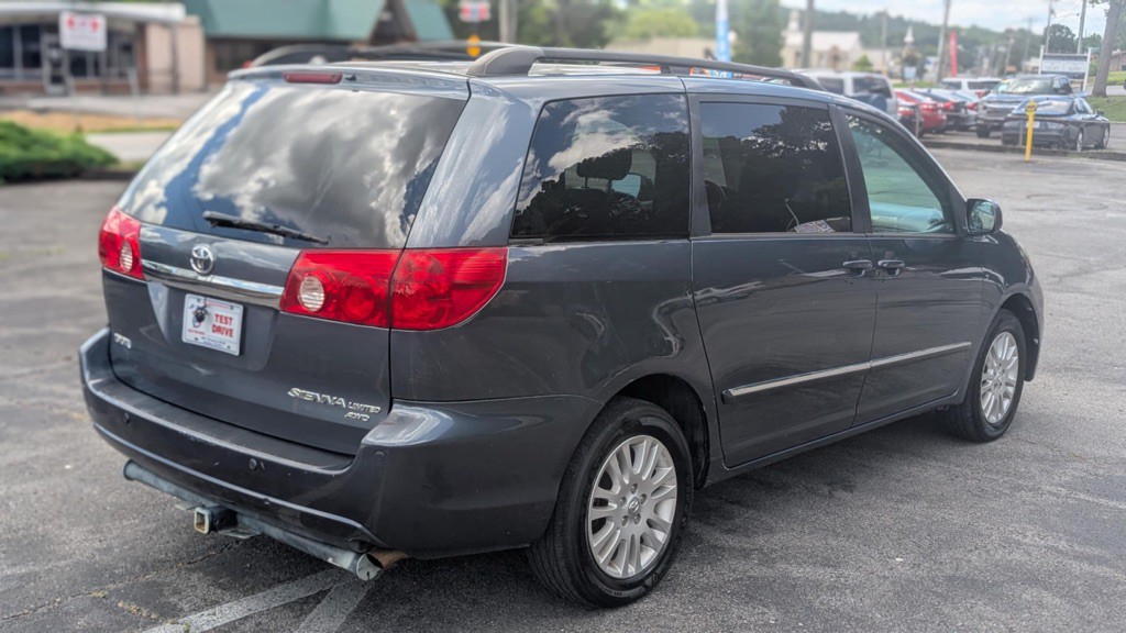 2009 Toyota Sienna Image 7