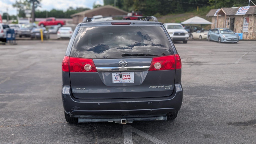 2009 Toyota Sienna Image 9