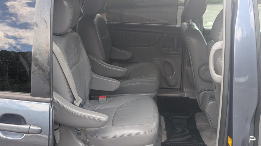 2009 Toyota Sienna Image 22