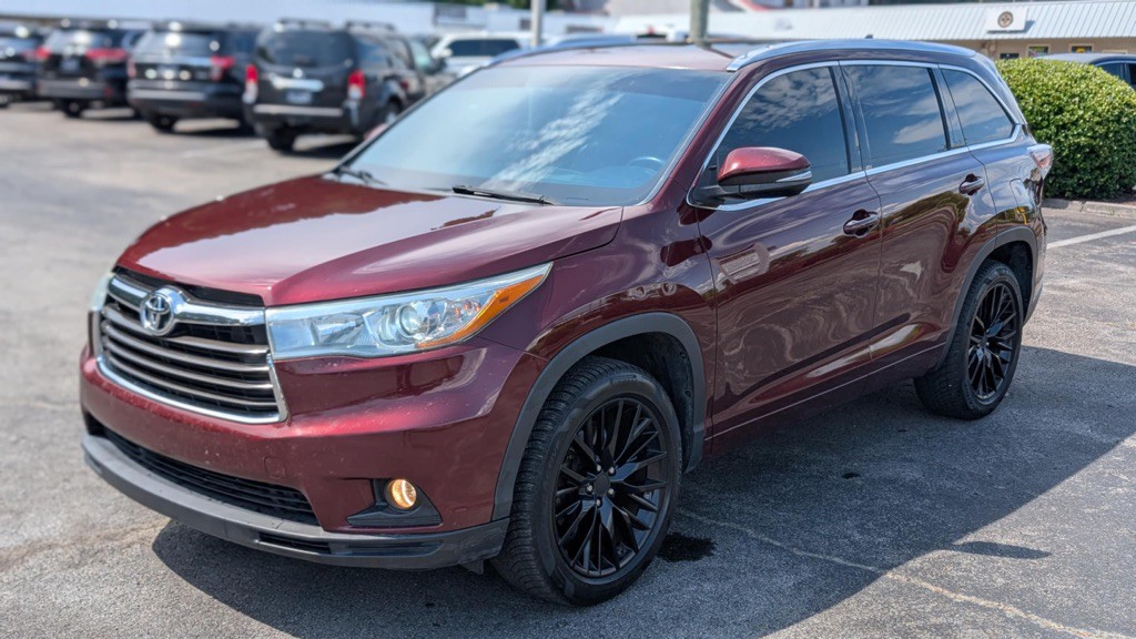 2016 Toyota Highlander Image 1