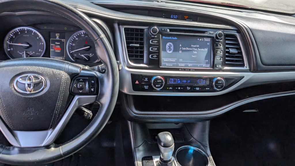 2016 Toyota Highlander Image 16