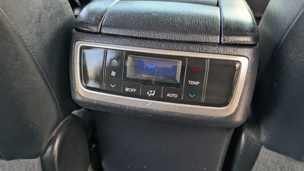2016 Toyota Highlander Image 22