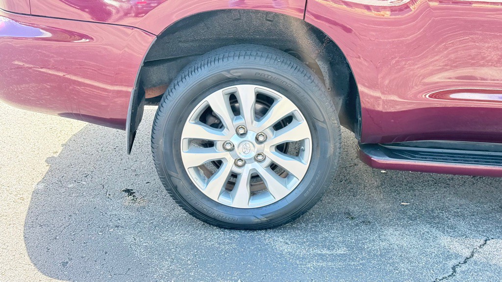 2008 Toyota Sequoia Image 16