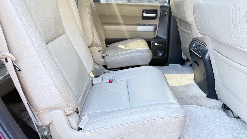 2008 Toyota Sequoia Image 31