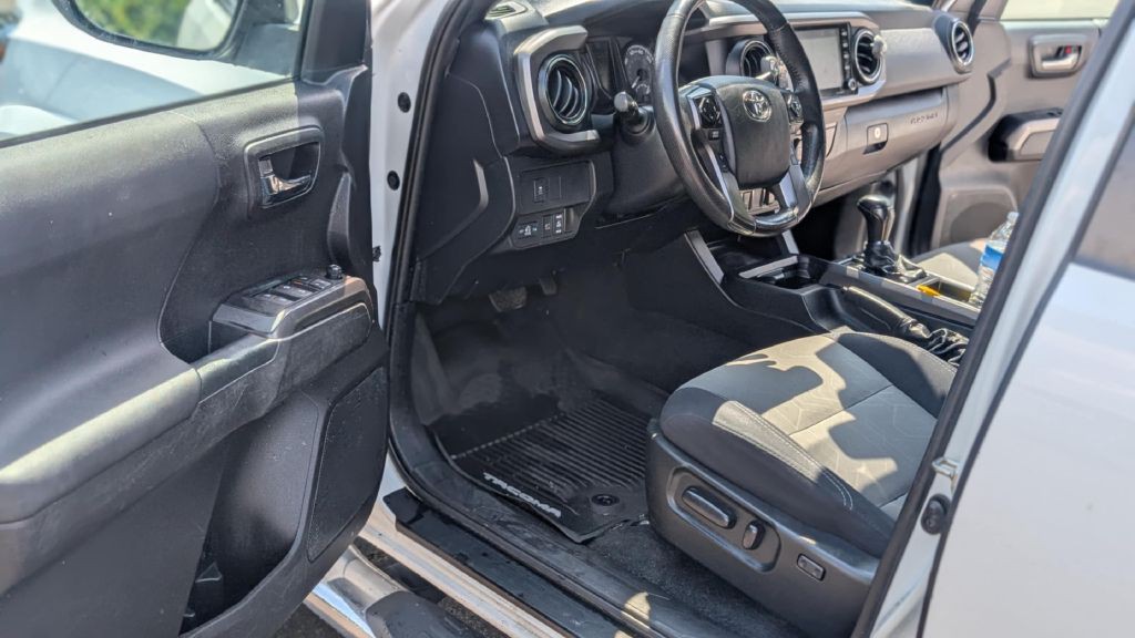 2021 Toyota Tacoma Image 11