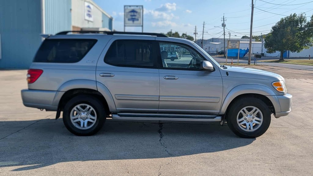 2004 Toyota Sequoia Image 4