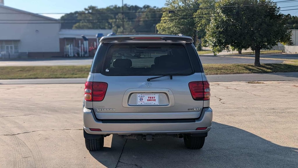 2004 Toyota Sequoia Image 6