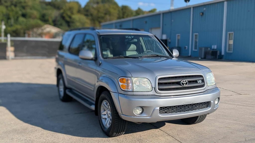 2004 Toyota Sequoia Image 2