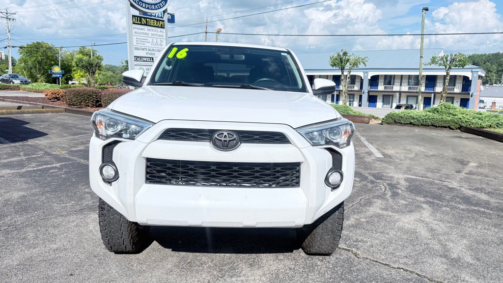2016 Toyota 4Runner Image 2