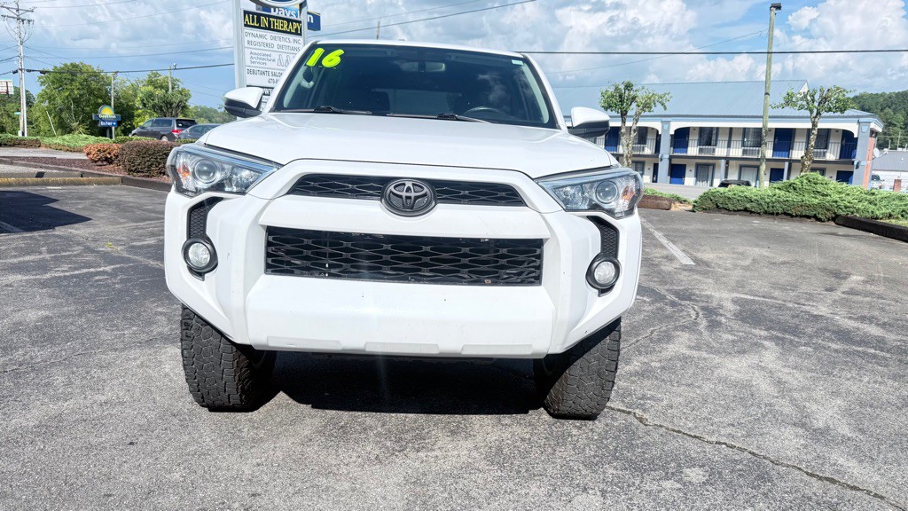 2016 Toyota 4Runner Image 3