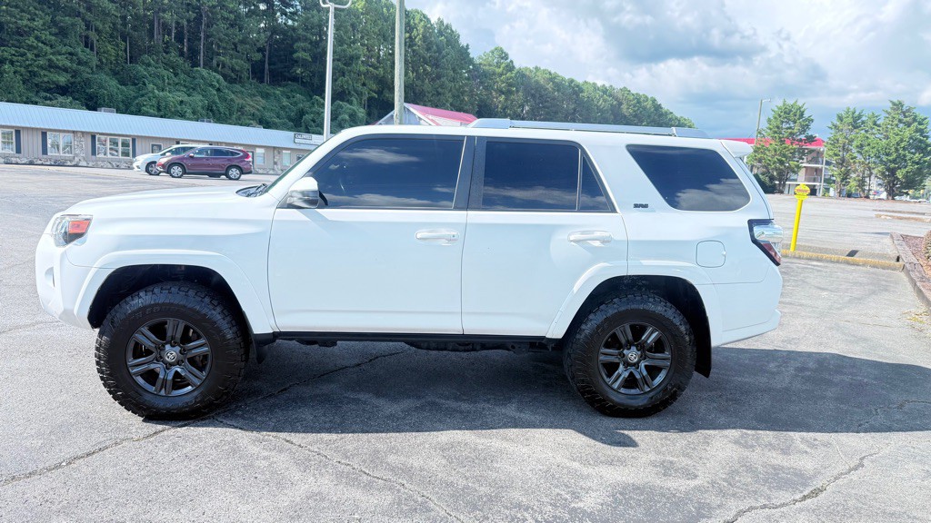 2016 Toyota 4Runner Image 9
