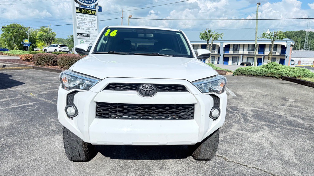 2016 Toyota 4Runner Image 10