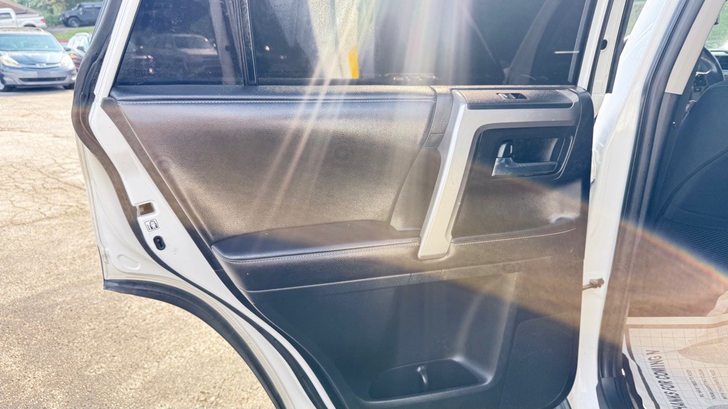 2016 Toyota 4Runner Image 22