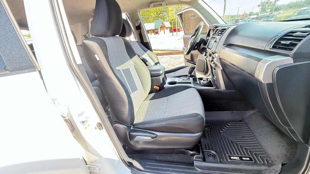 2016 Toyota 4Runner Image 26