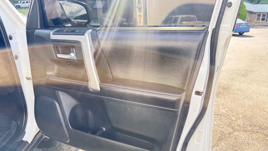 2016 Toyota 4Runner Image 29