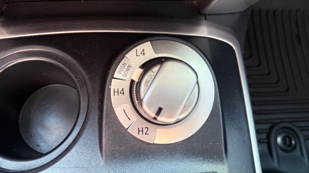 2016 Toyota 4Runner Image 36