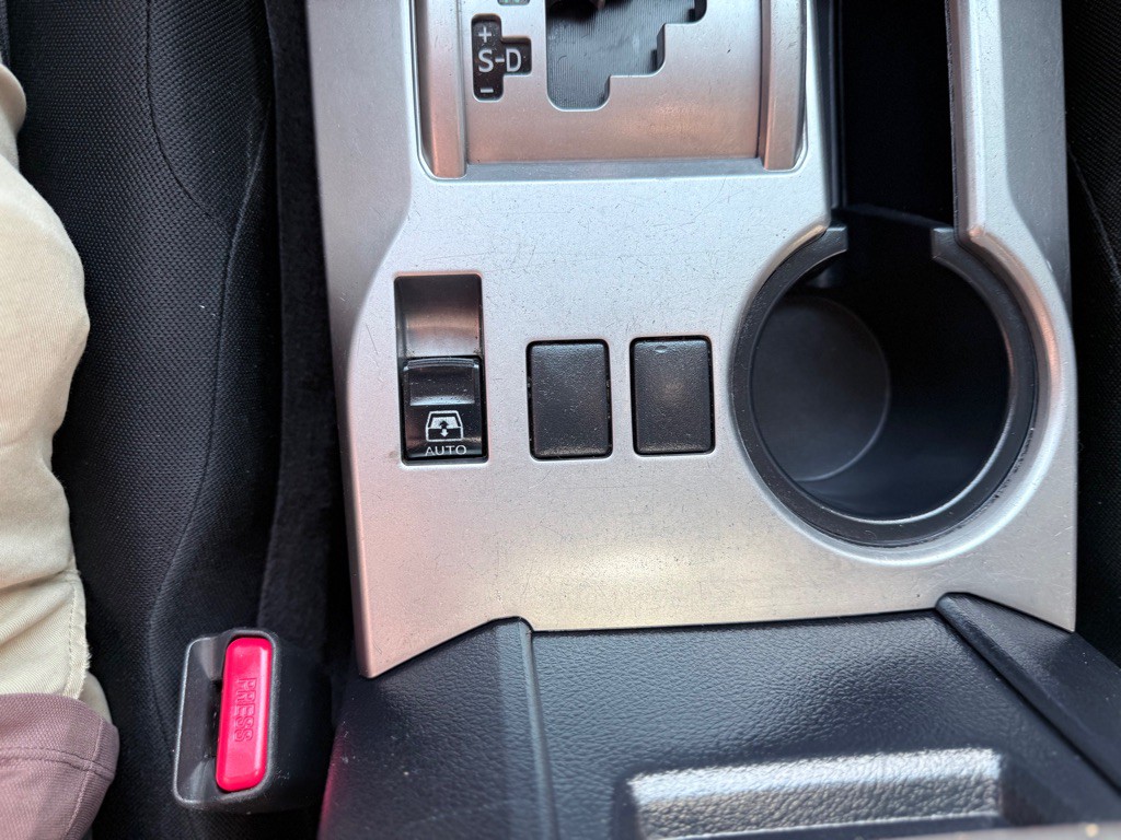 2016 Toyota 4Runner Image 40