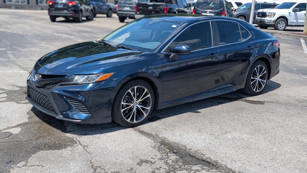 2019 Toyota Camry Image 3